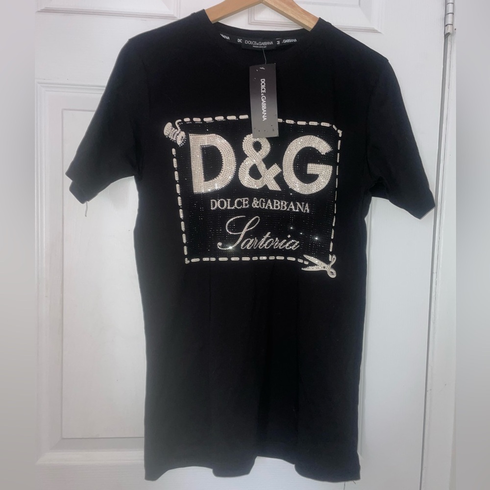 Custom T-shirt  Black Graphic Tee